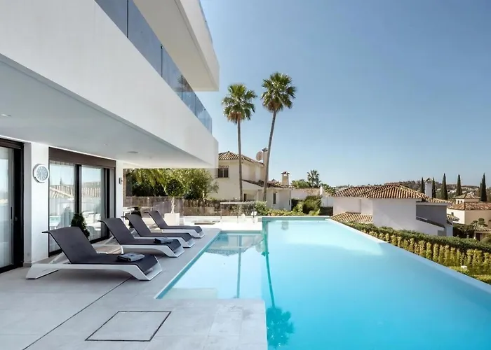 Luxury Villa With Breathtaking Views In Marbella By Lodgerstrip