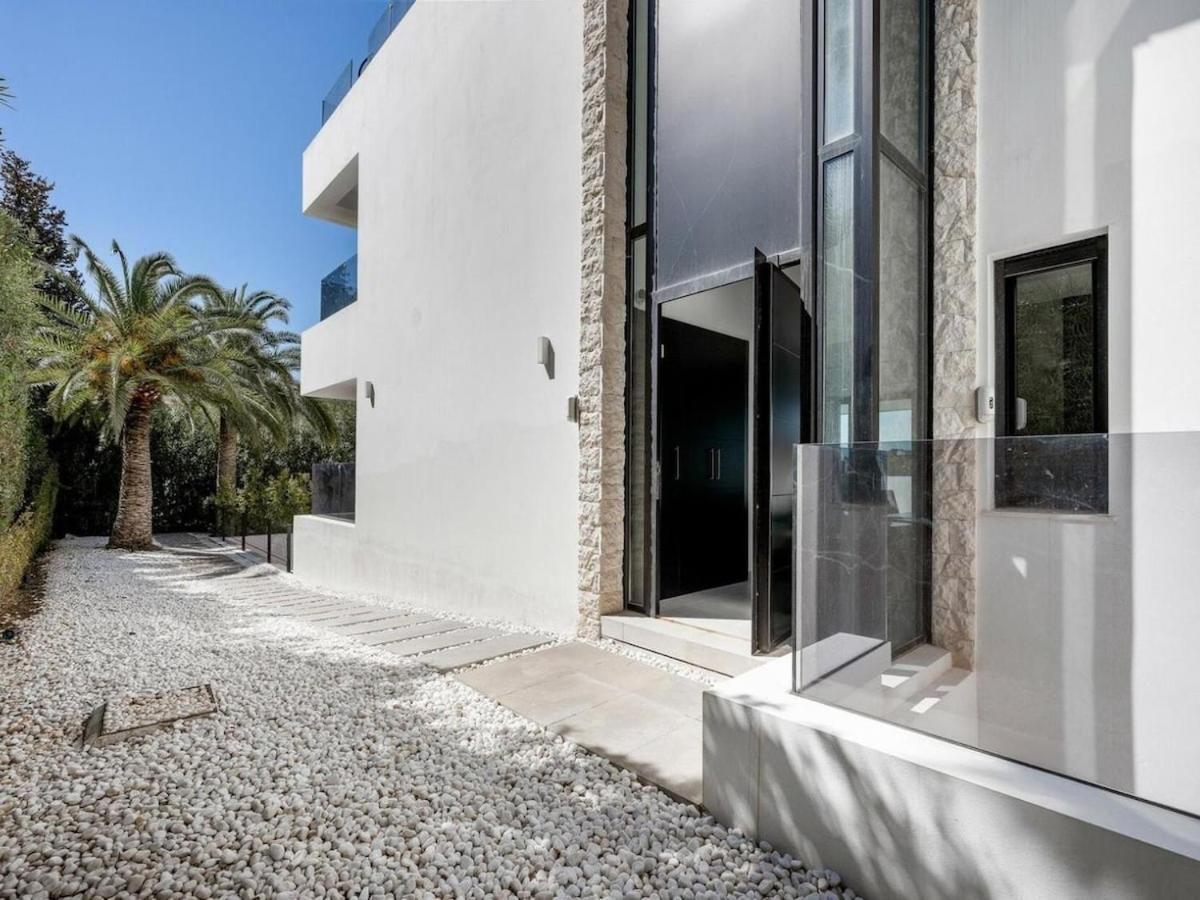 Luxury With Breathtaking Views In By Lodgerstrip Villa