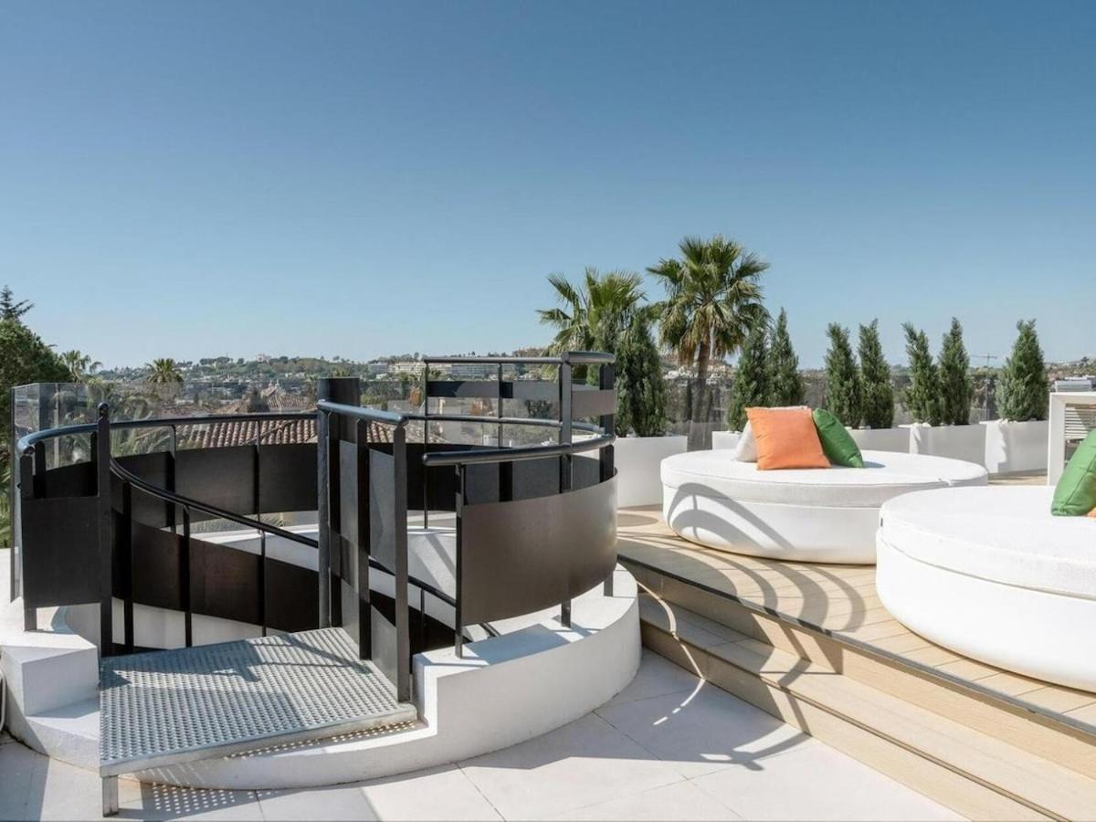Villa Luxury With Breathtaking Views In By Lodgerstrip *