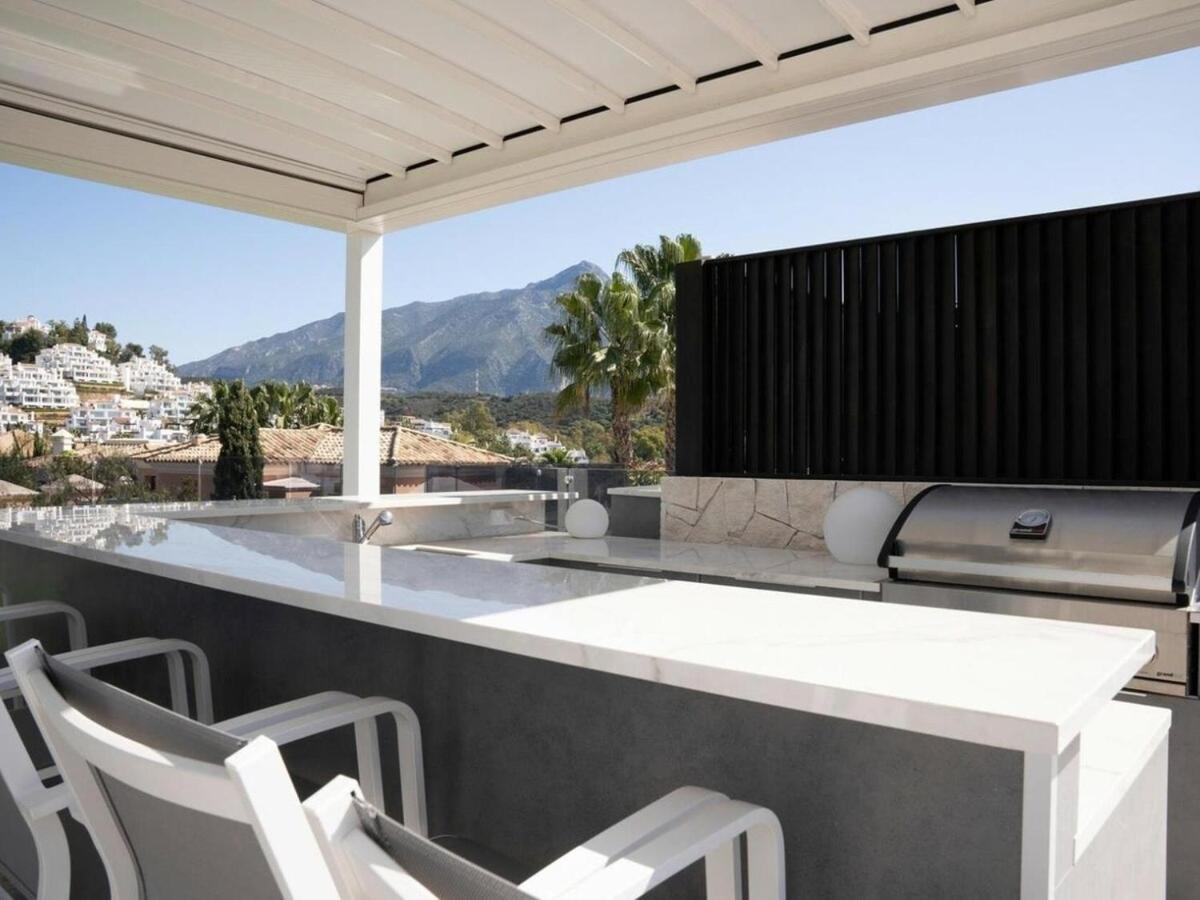 Villa Luxury With Breathtaking Views In By Lodgerstrip Marbella