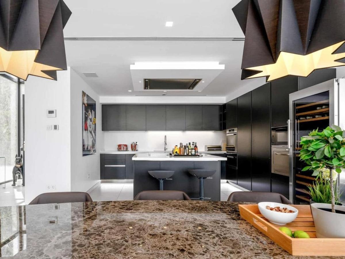 Luxury With Breathtaking Views In By Lodgerstrip * Marbella